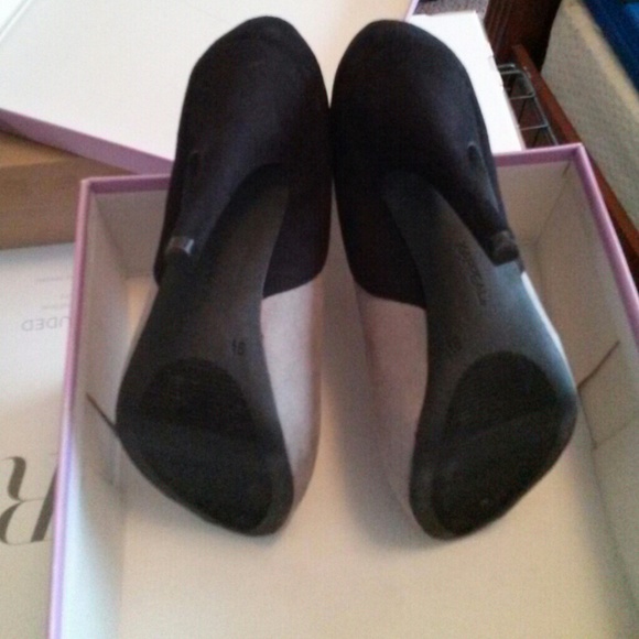 Heels - Picture 4 of 4